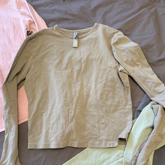 Skims - Picture 4 of 5